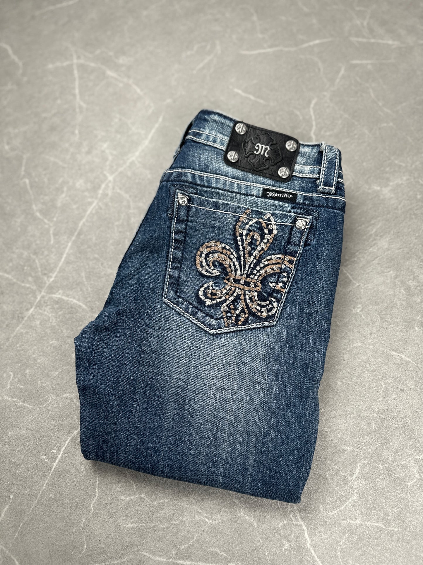 Miss Me Bootcut Low Rise // 30 (M)