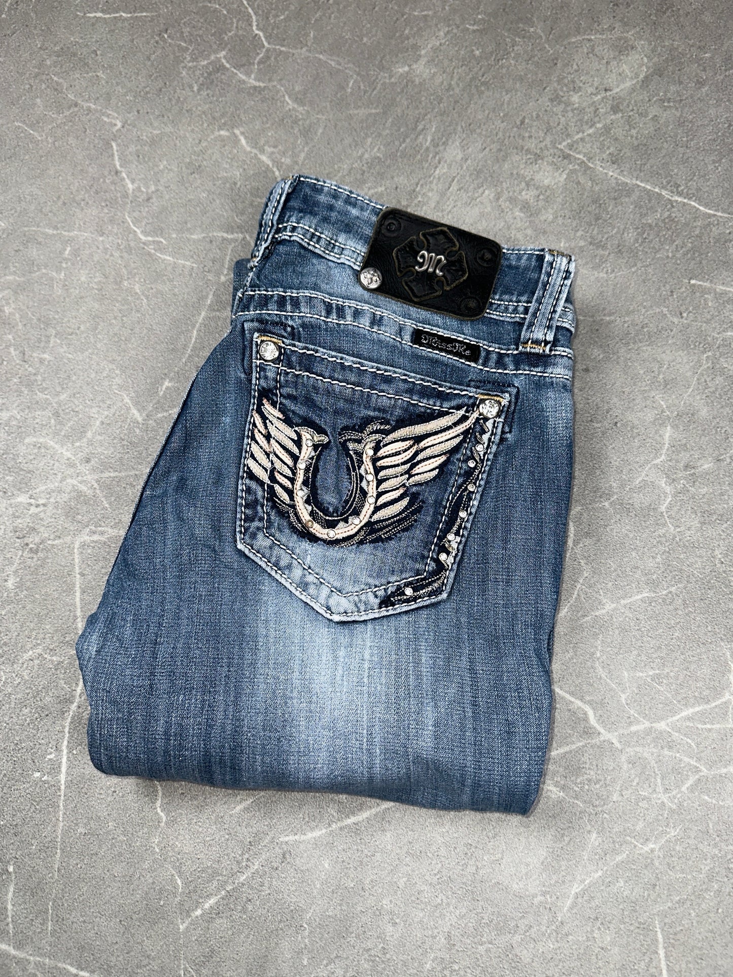 Miss Me Bootcut Low Rise // 28 (M)