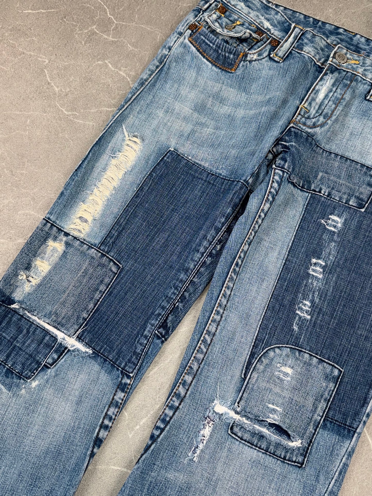 True Religion Flared Low Rise // 31 (L)