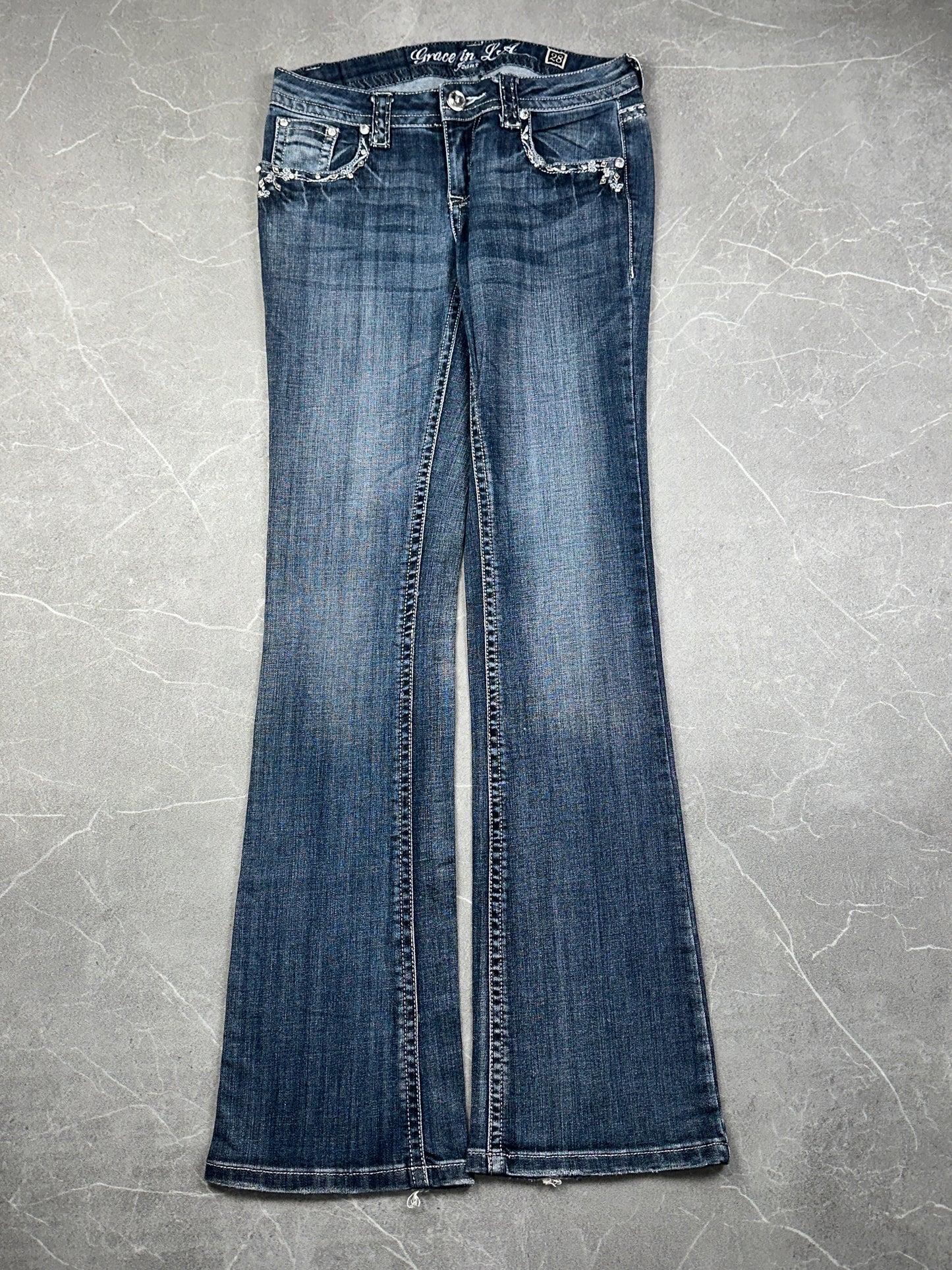 Grace in LA Bootcut Low Rise // 28 (M)