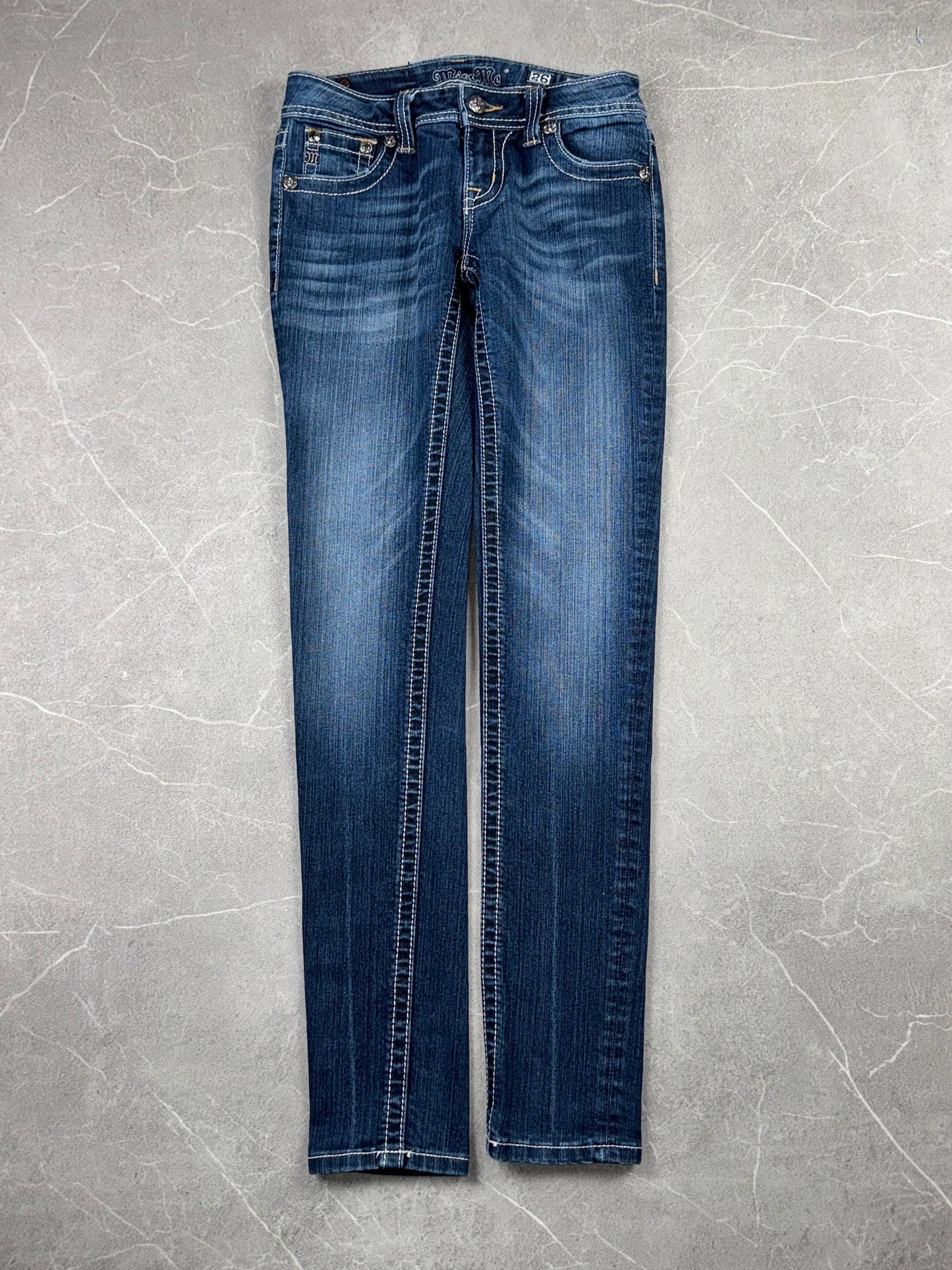 Miss Me Skinny Low Rise // 26 (S)