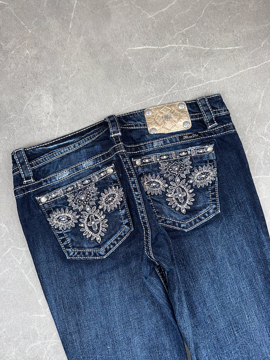 Miss Me Bootcut Low Rise // 31 (L)