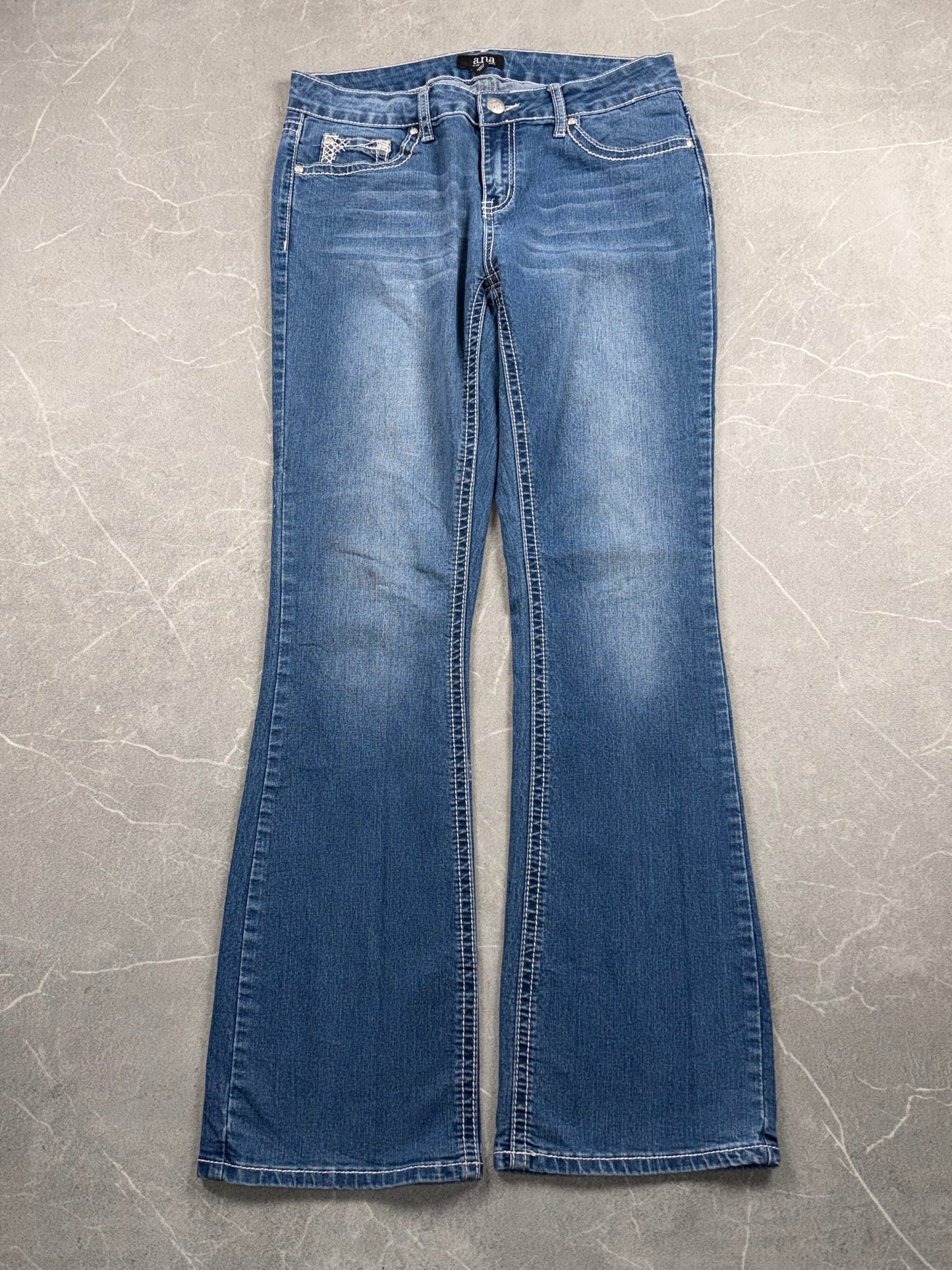 Ana Jeans Bootcut Mid Rise // M