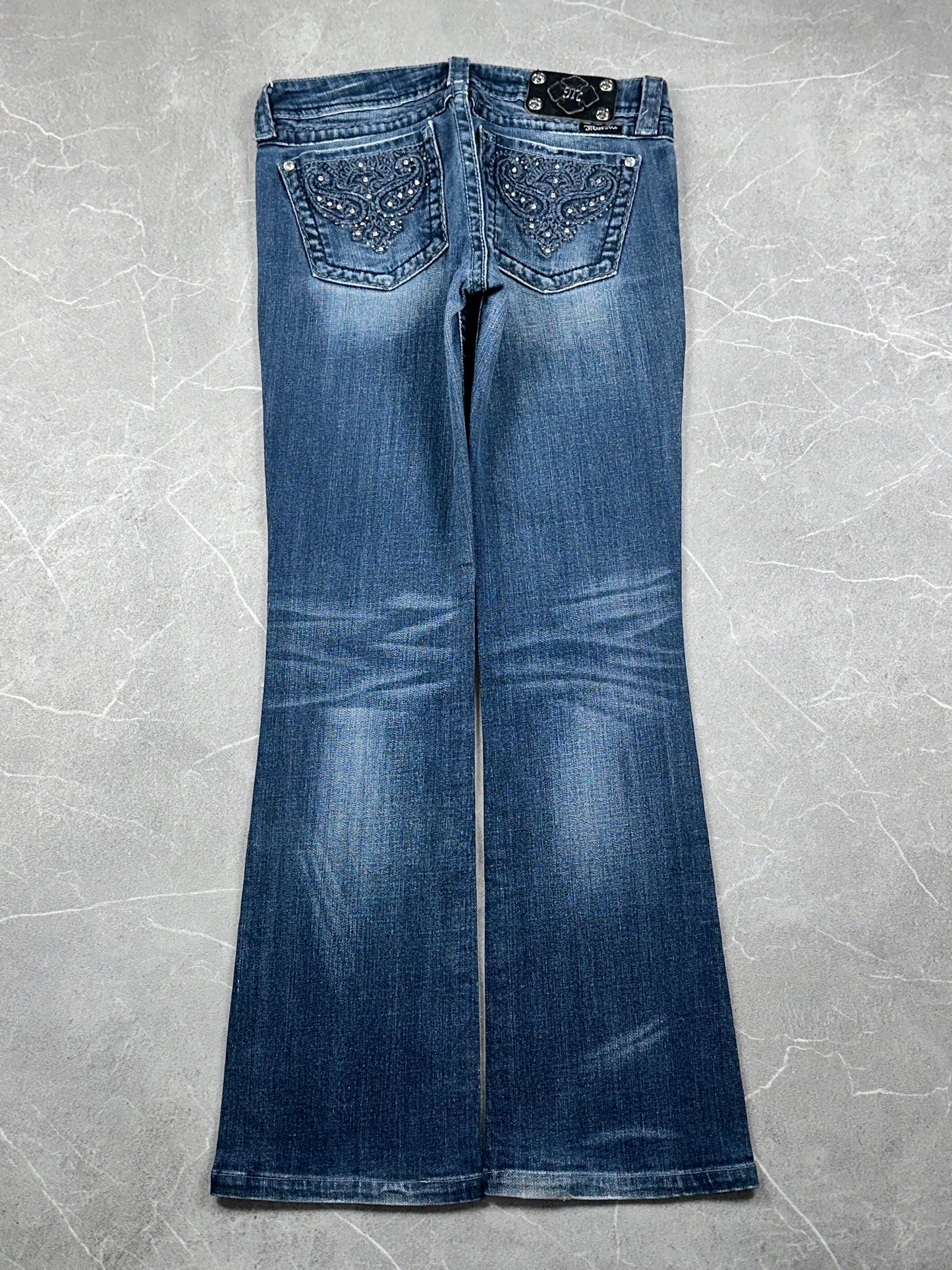 Miss Me Bootcut Low Rise // 29 (M)