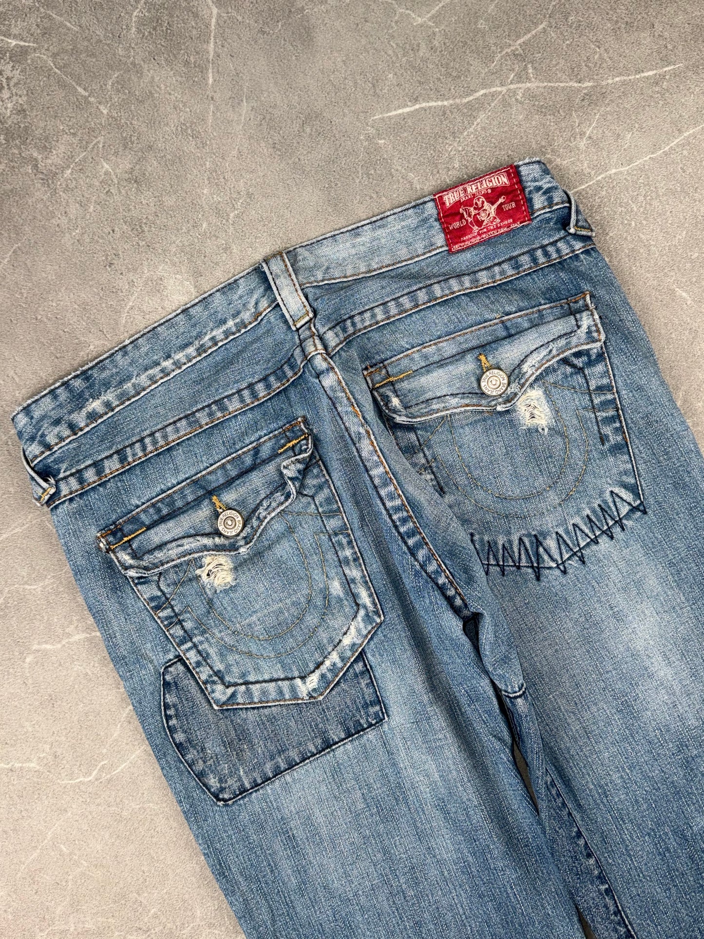 True Religion Flared Low Rise // 31 (L)