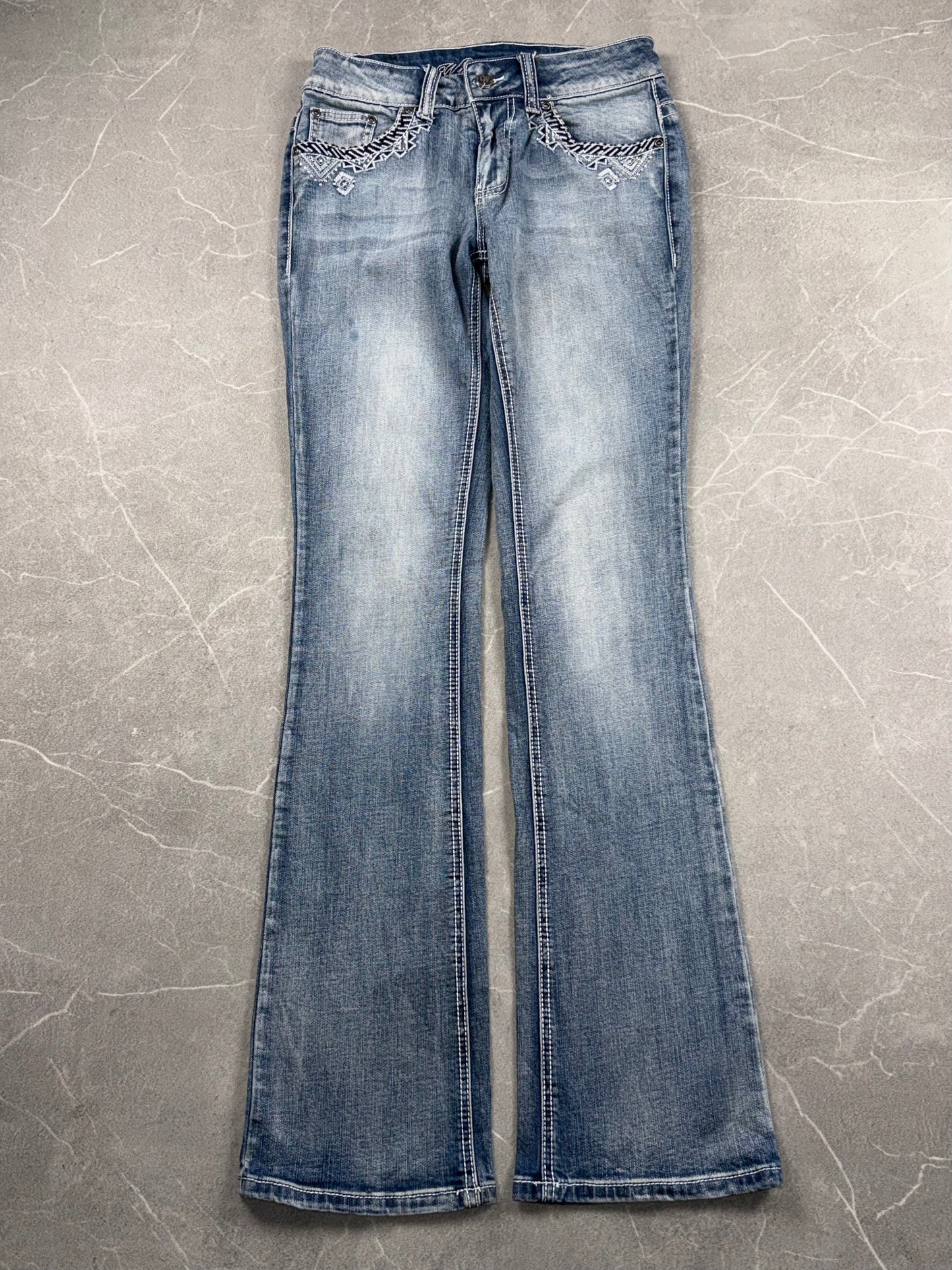 Wiced Heart Bootcut Mid Rise // 26 (S)