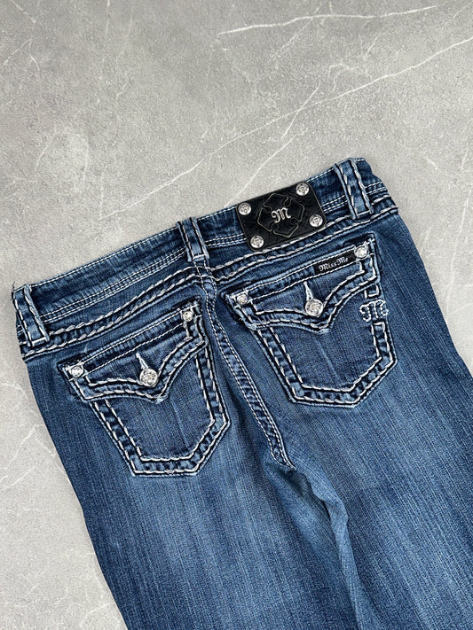 Miss Me Bootcut Low Rise // 28 (M)