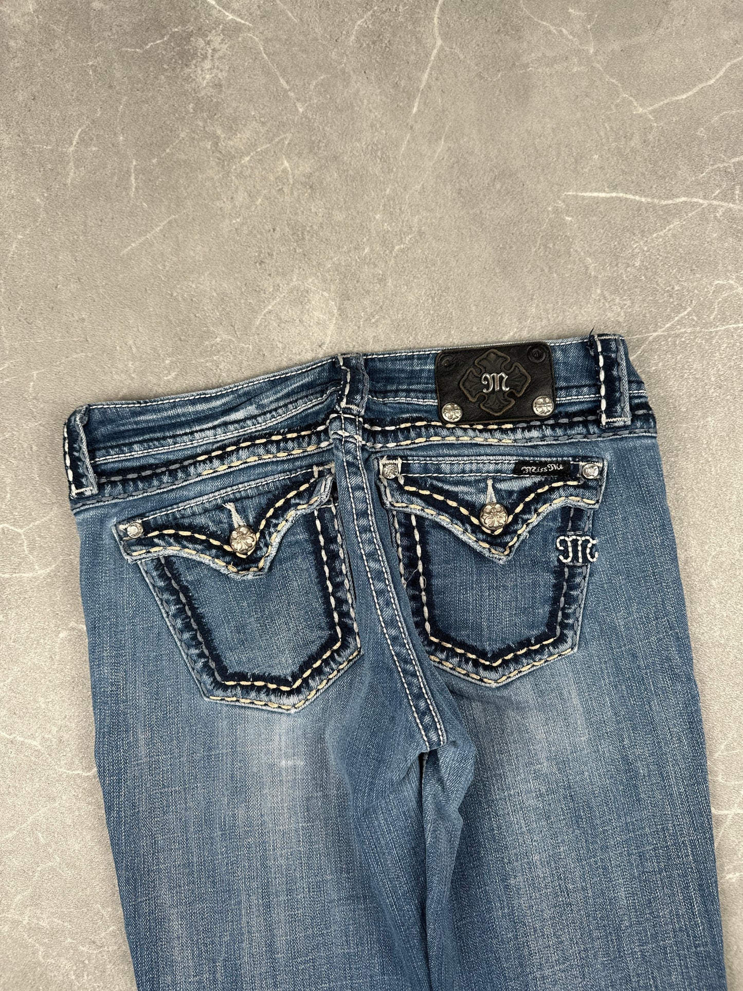 Miss Me Bootcut Low Rise // 29 (M)