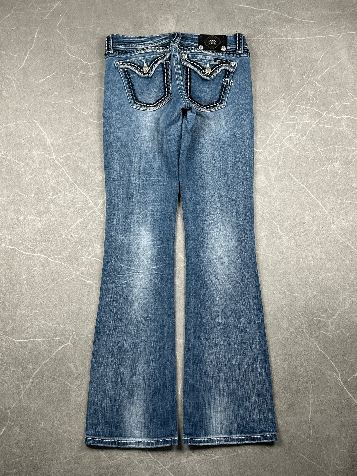 Miss Me Bootcut Low Rise // 29 (M)