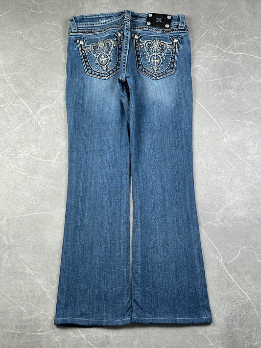 Miss Me Bootcut Low Rise // 30 (M)