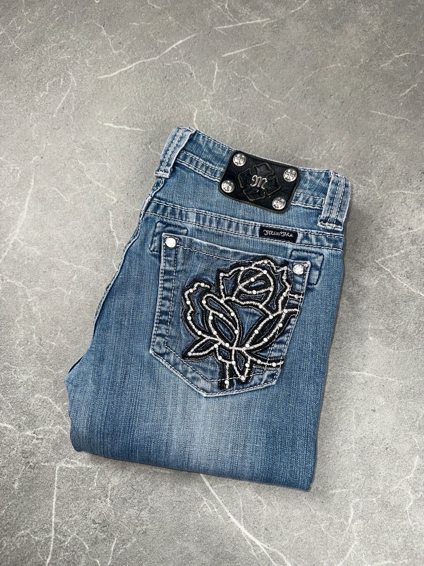 Miss Me Bootcut Low Rise // 30 (M)