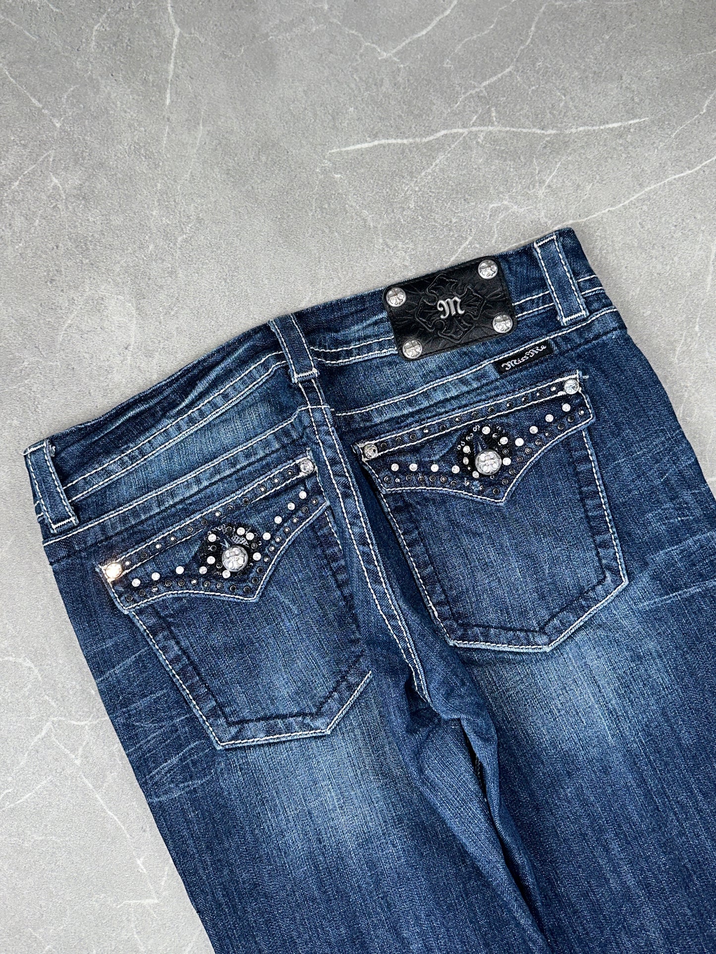 Miss Me Bootcut Low Rise // 31 (L)