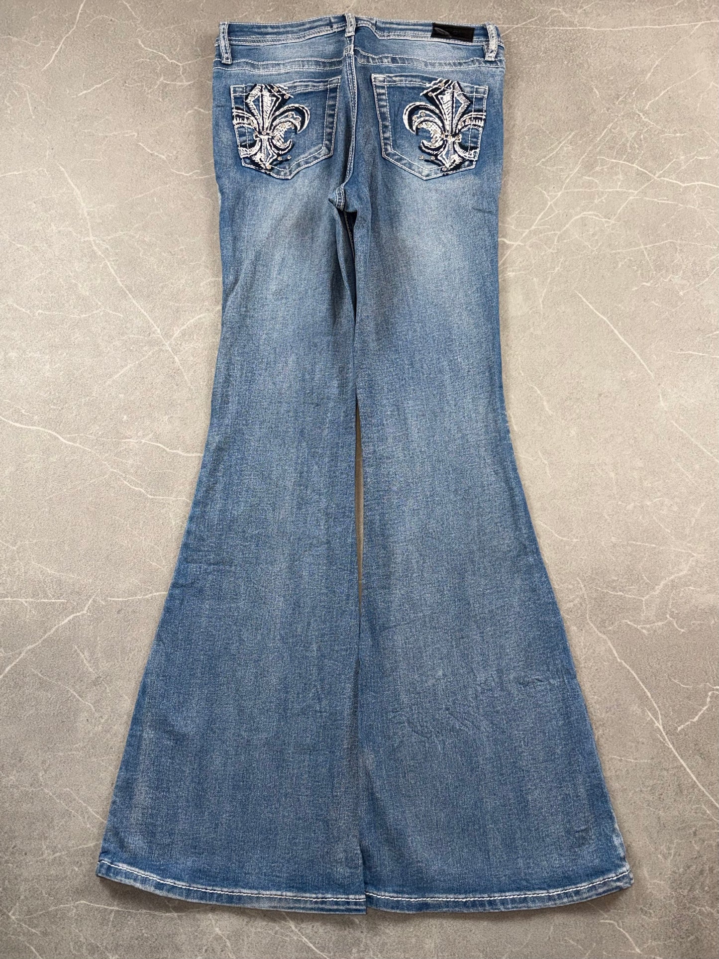 PTCL Jeans Flared Mid Rise // 28 (M)