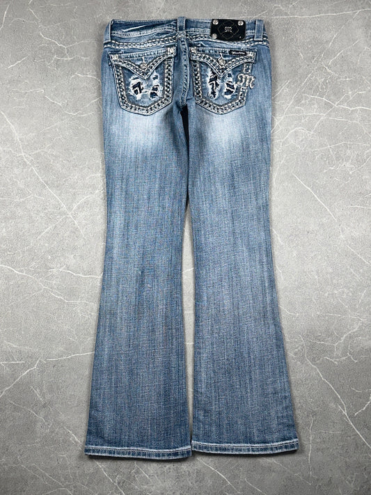 Miss Me Bootcut Low Rise // 27 (S)