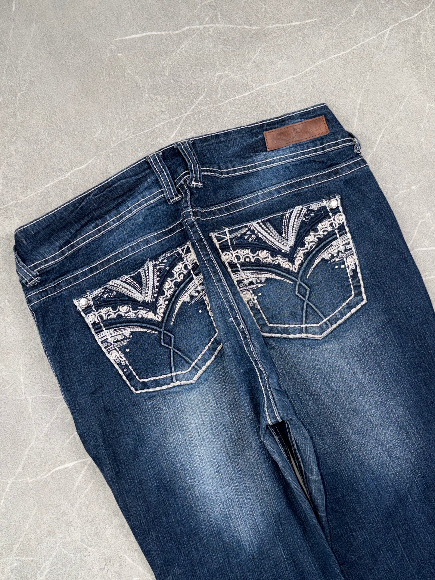 Wallflower Bootcut Mid Rise // M