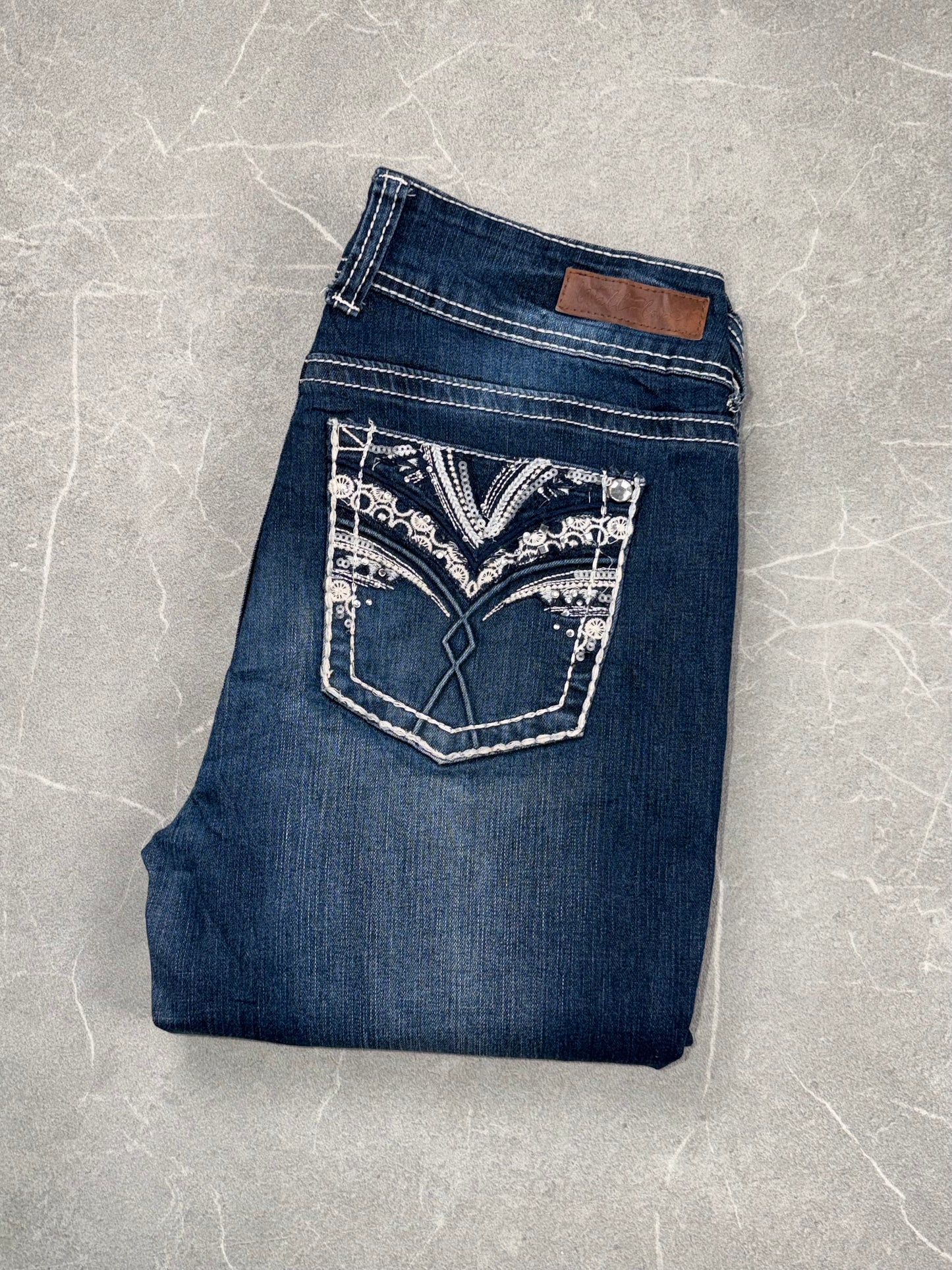Wallflower Bootcut Mid Rise // M