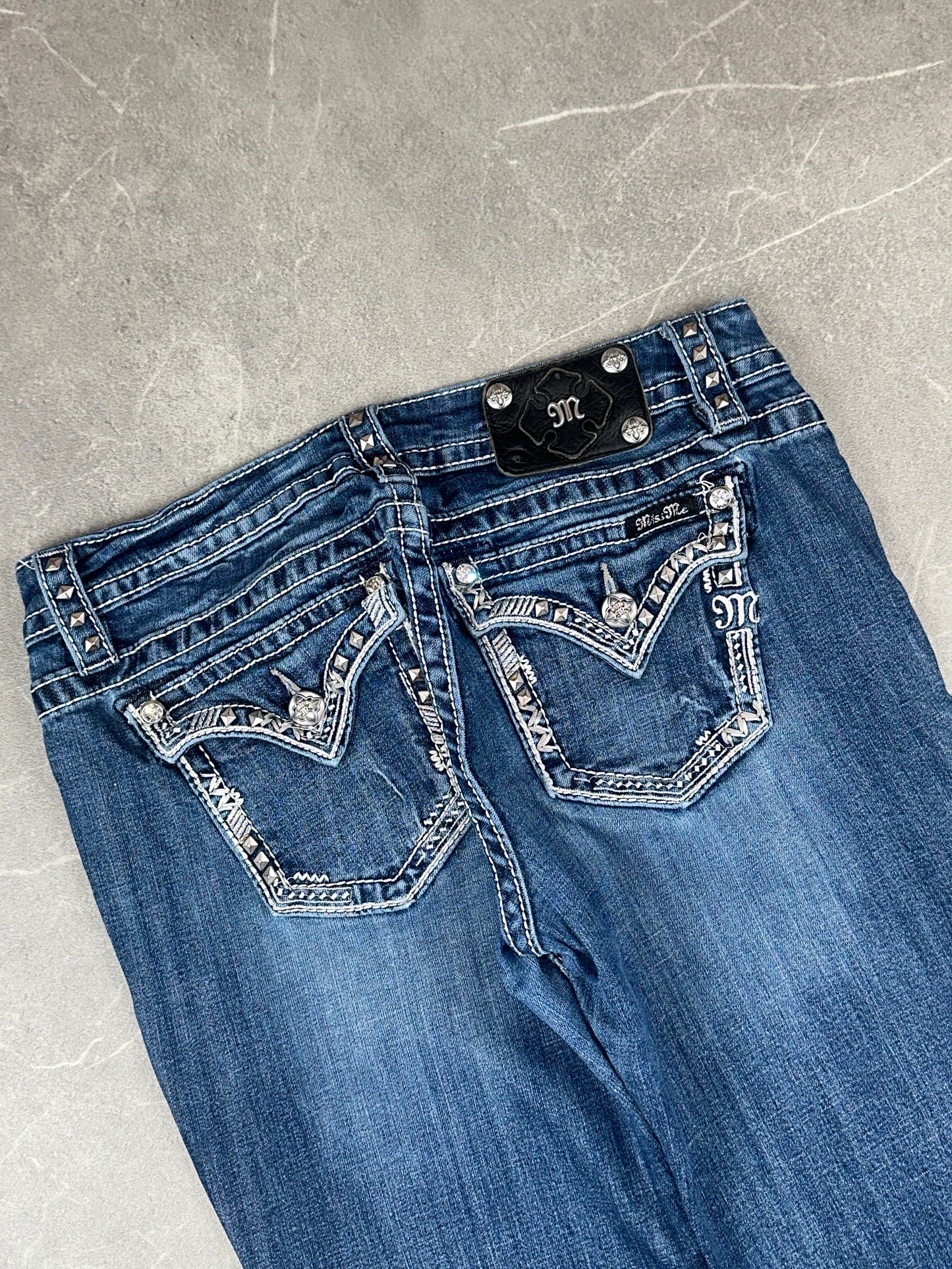 Miss Me Bootcut Low Rise // 30 (M)