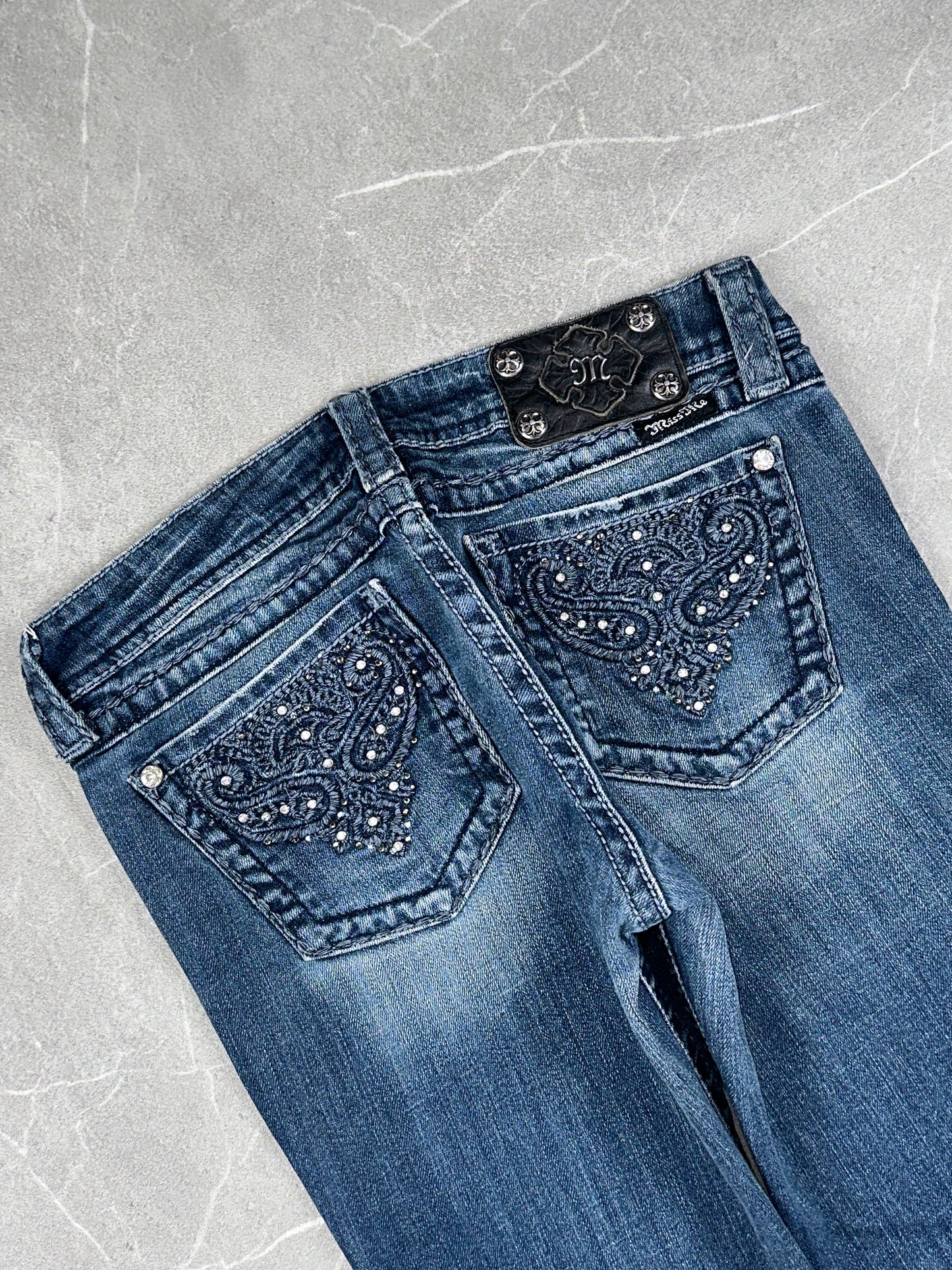 Miss Me Bootcut Low Rise // 29 (M)