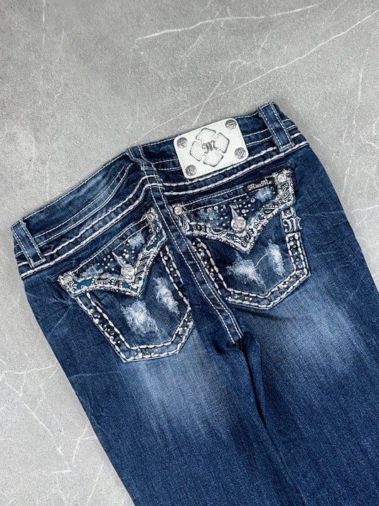 Miss Me Bootcut Low Rise // 28 (M)
