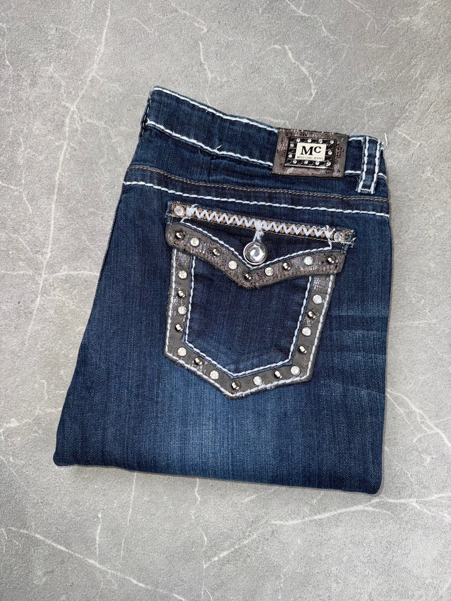 Miss Chic Straight Capri // XL