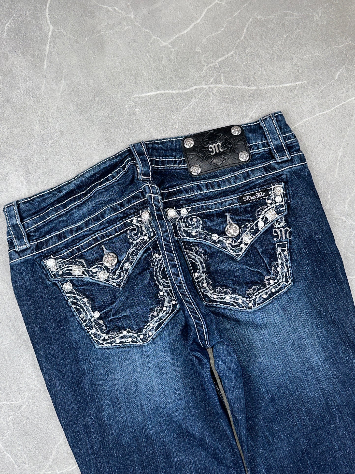 Miss Me Bootcut Low Rise // 29 (M)