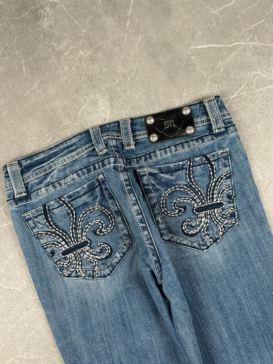 Miss Me Bootcut Low Rise // 31 (L)