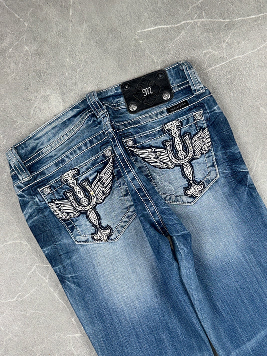 Miss Me Bootcut Low Rise // 27 (S)