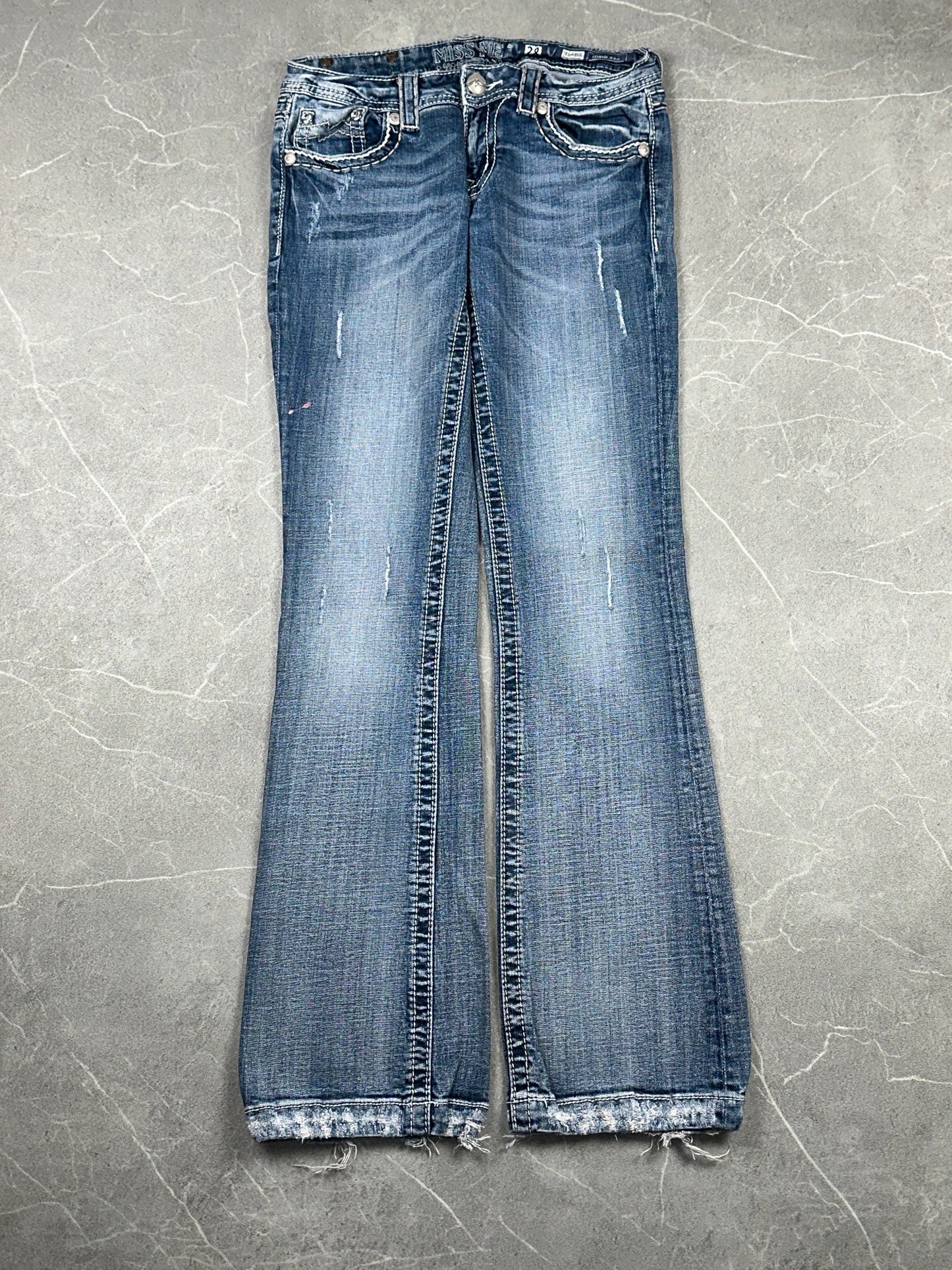 Miss Me Bootcut Low Rise // 28 (M)