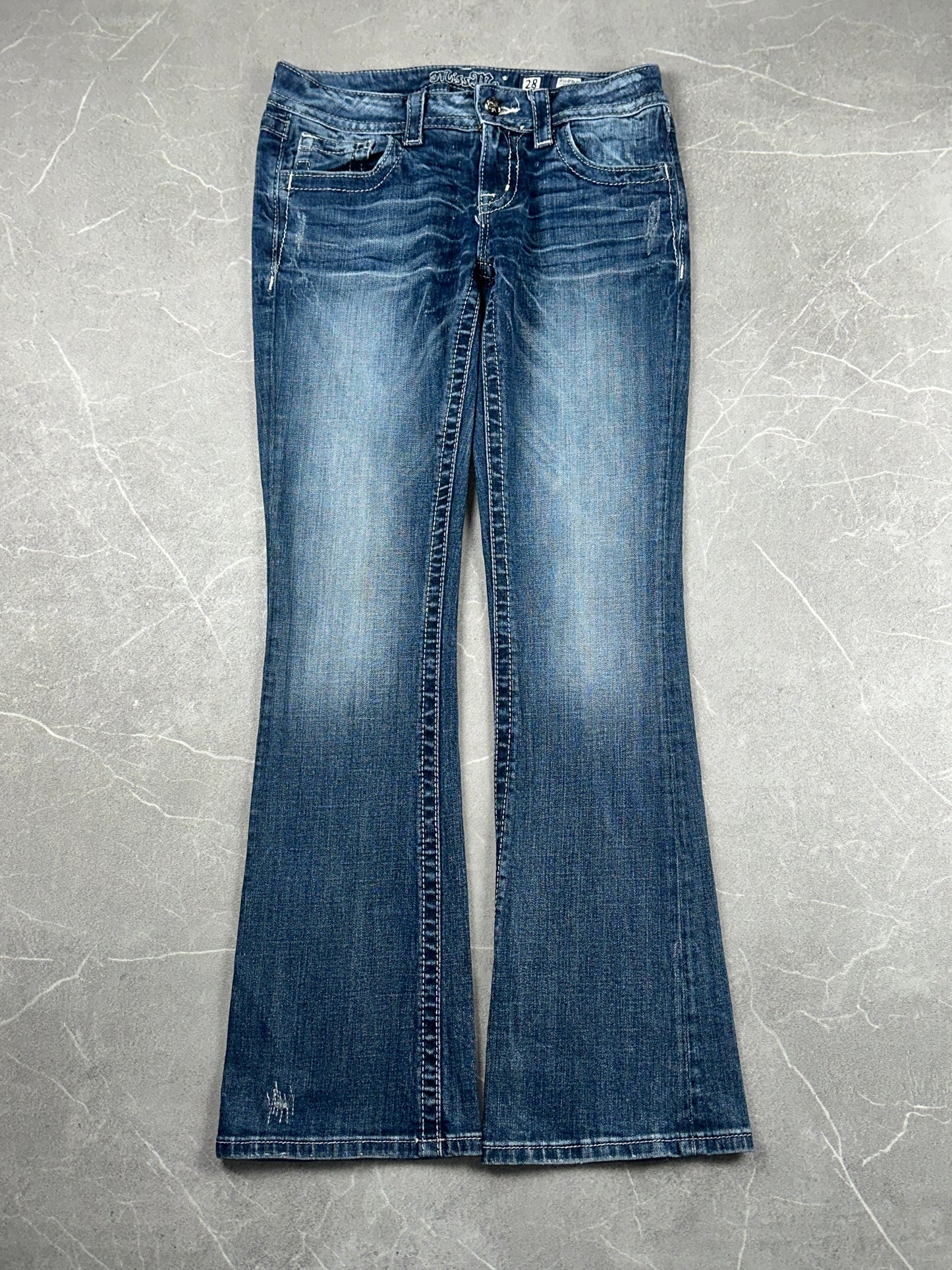 Miss Me Bootcut Low Rise // 28 (M)