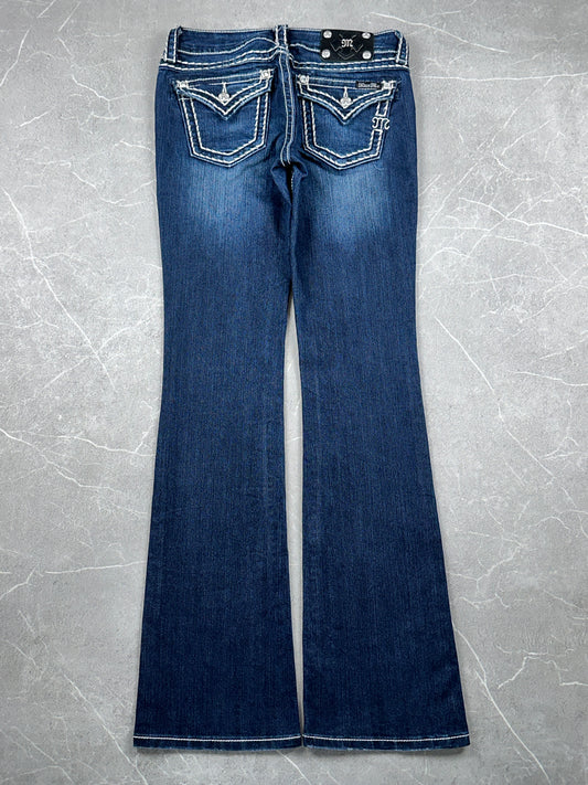 Miss Me Bootcut Low Rise // 27 (S)