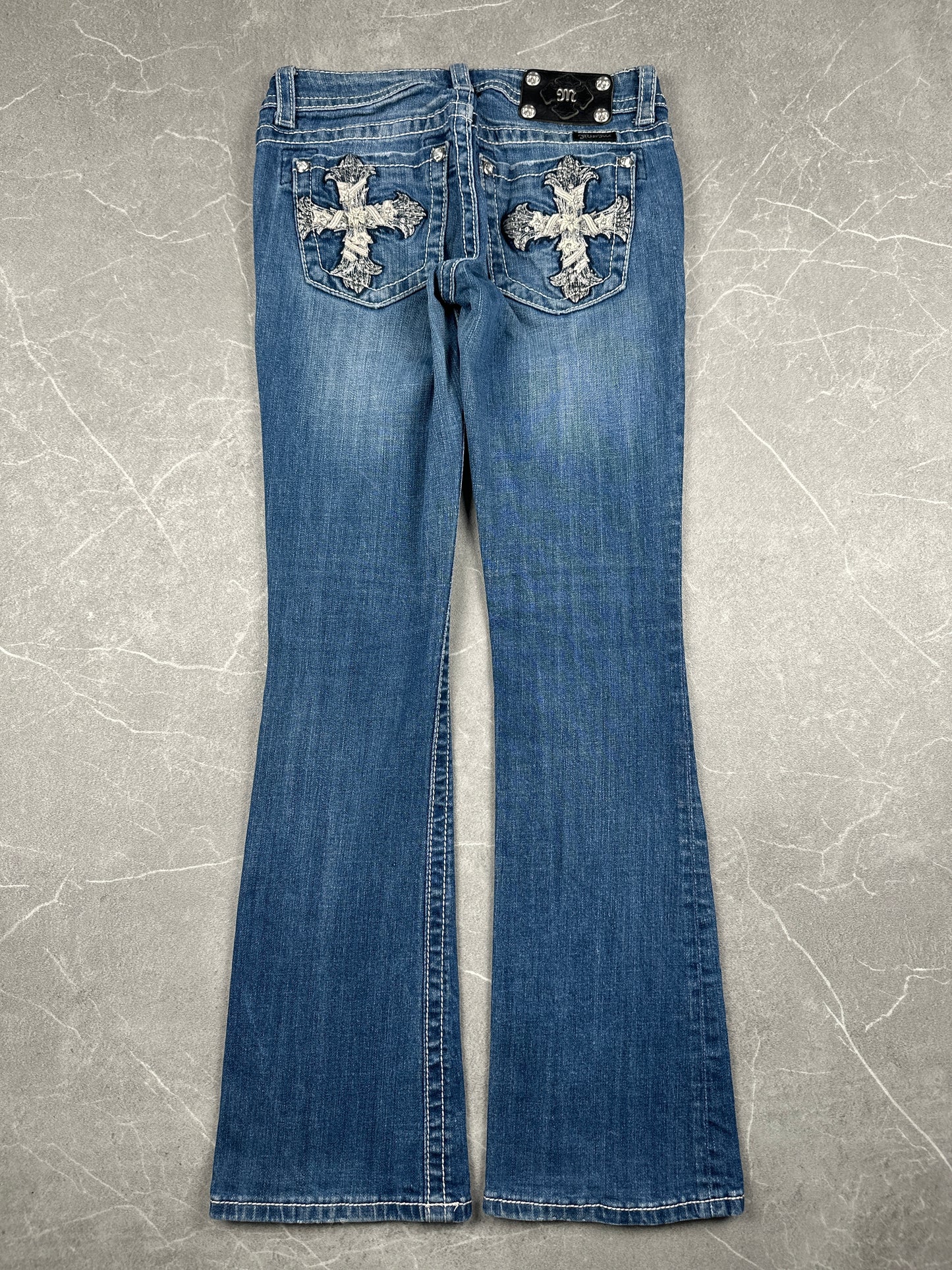 Miss Me Bootcut Low Rise // 26 (S)