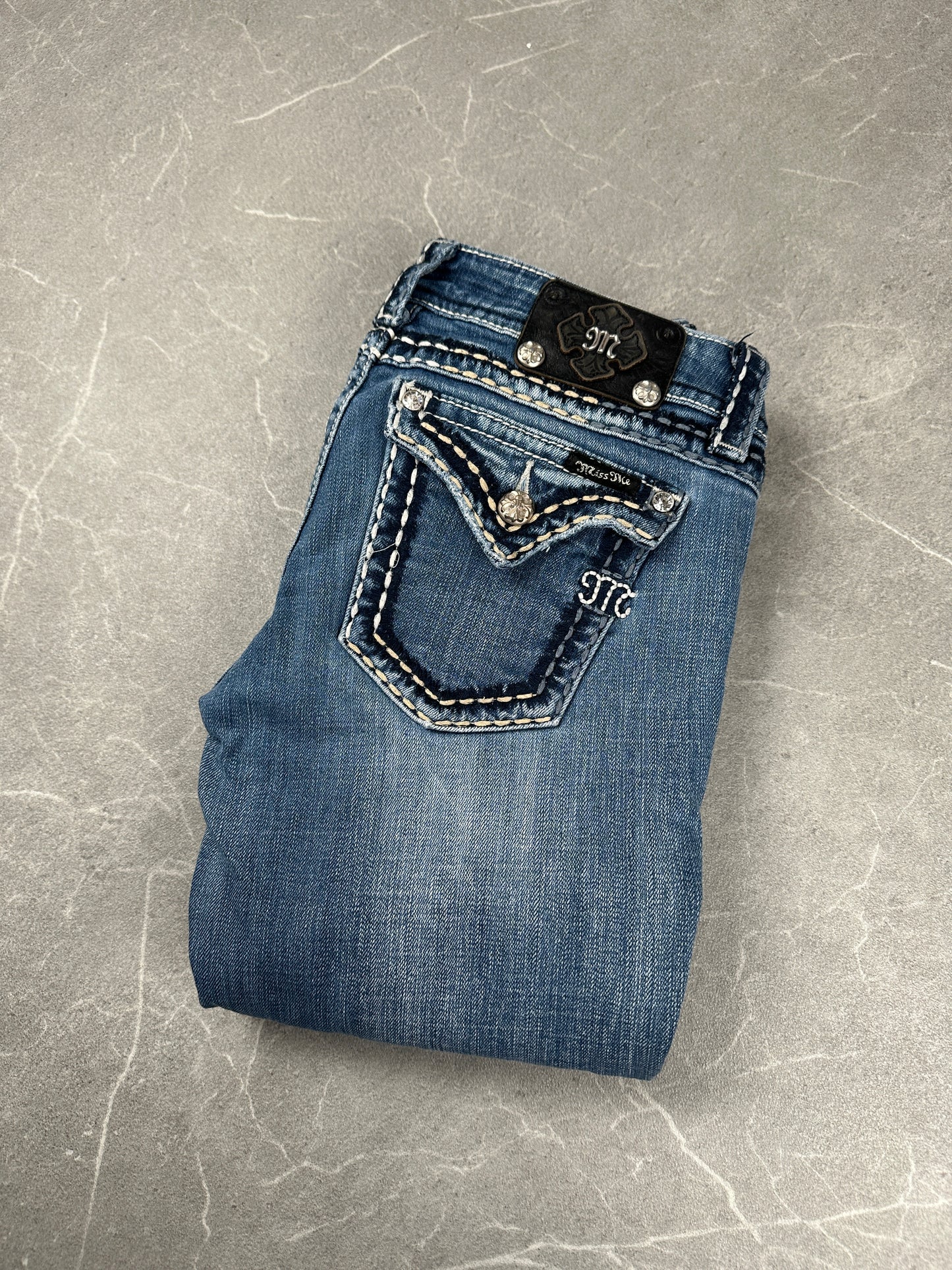 Miss Me Bootcut Low Rise // 29 (M)