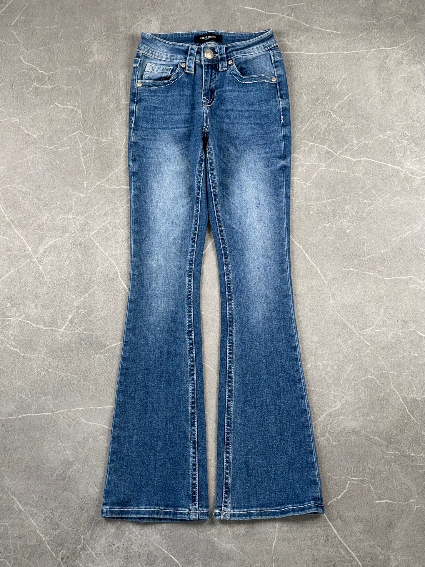 Fire & Rain Bootcut Jeans Mid Rise // XXS