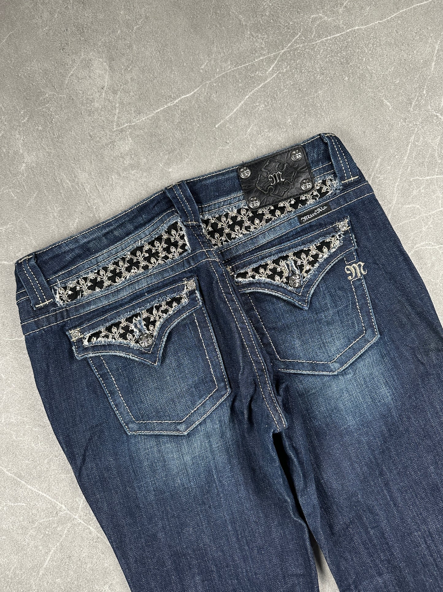 Miss Me Bootcut Low Rise // 33 (L-XL)