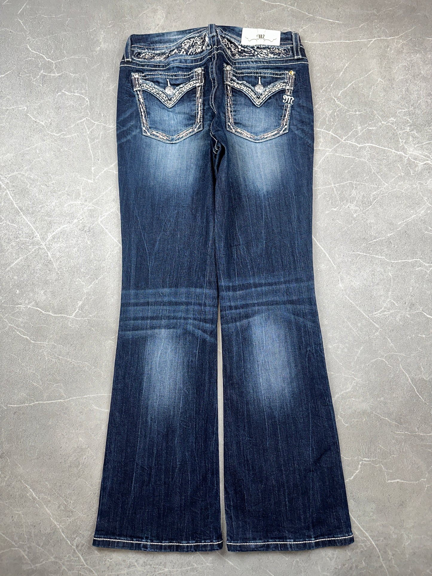 Miss Me Bootcut Mid Rise // 28 (M)