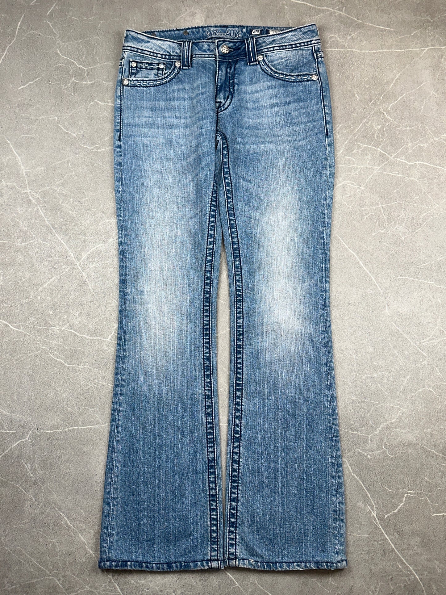 Miss Me Bootcut Low Rise // 29 (M)