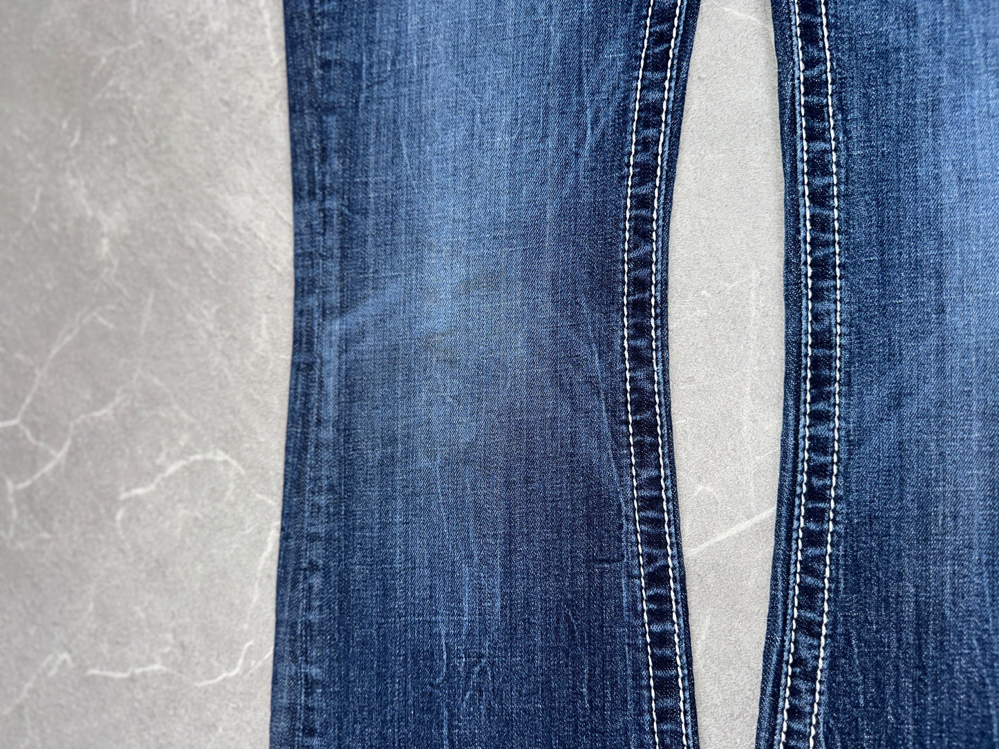 Miss Me Bootcut Low Rise // 27 (S)