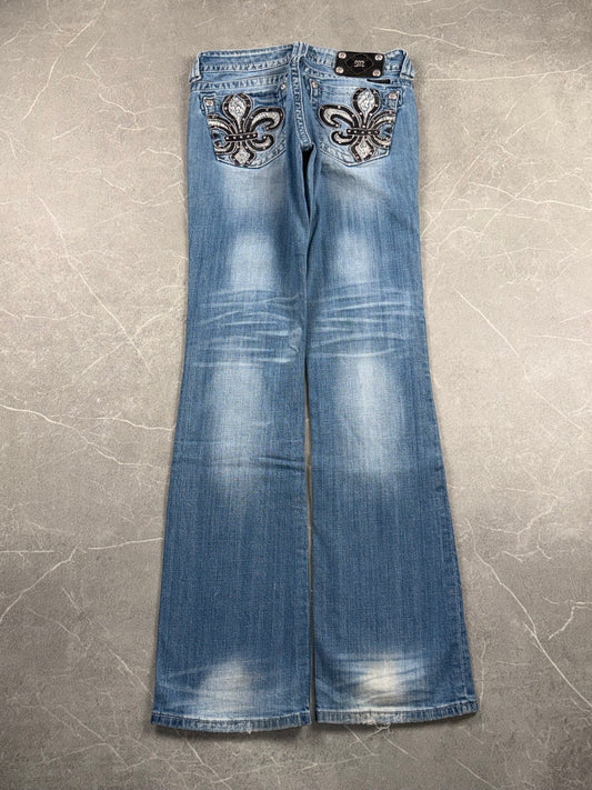 Miss Me Bootcut Low Rise // 28 (M)