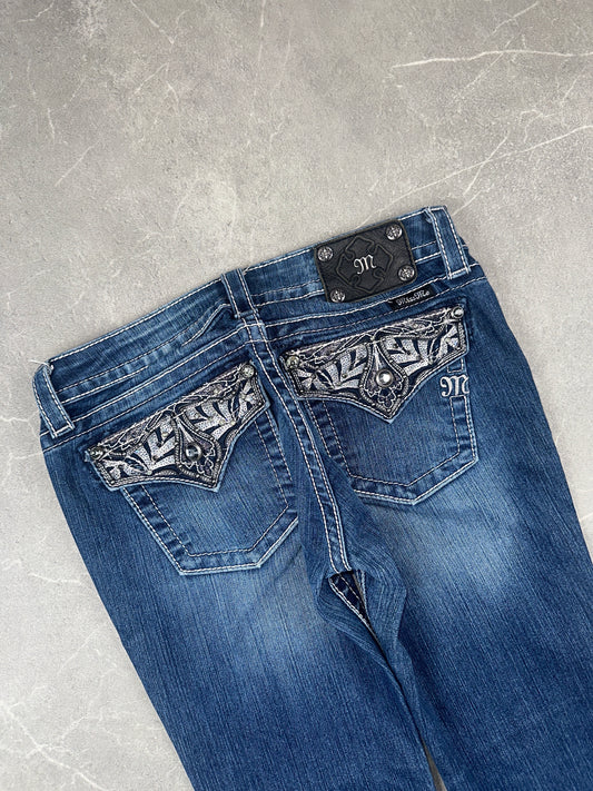 Miss Me Bootcut Low Rise // 28 (M)