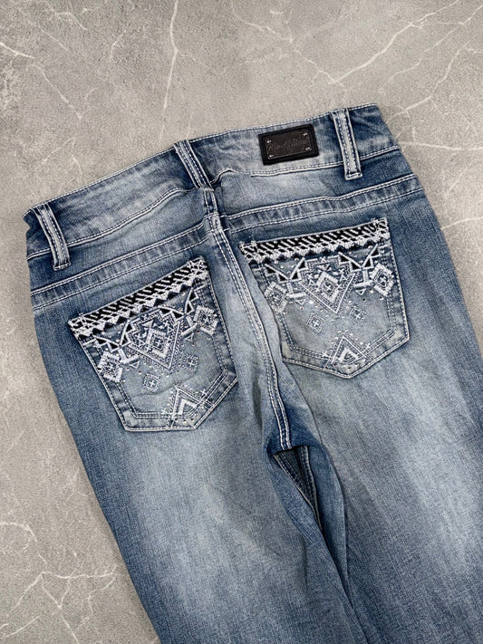 Wiced Heart Bootcut Mid Rise // 26 (S)