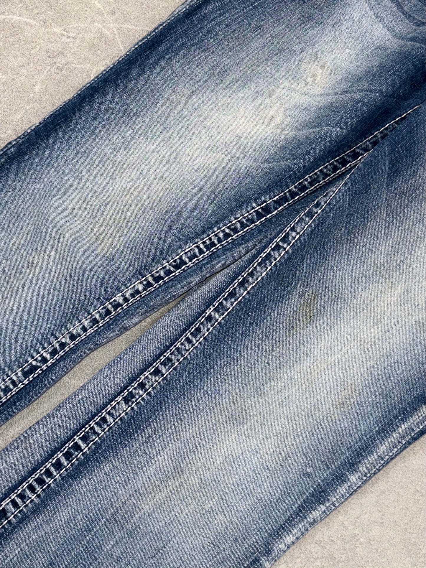 Grace in LA Bootcut Low-Mid Rise // 29 (M)