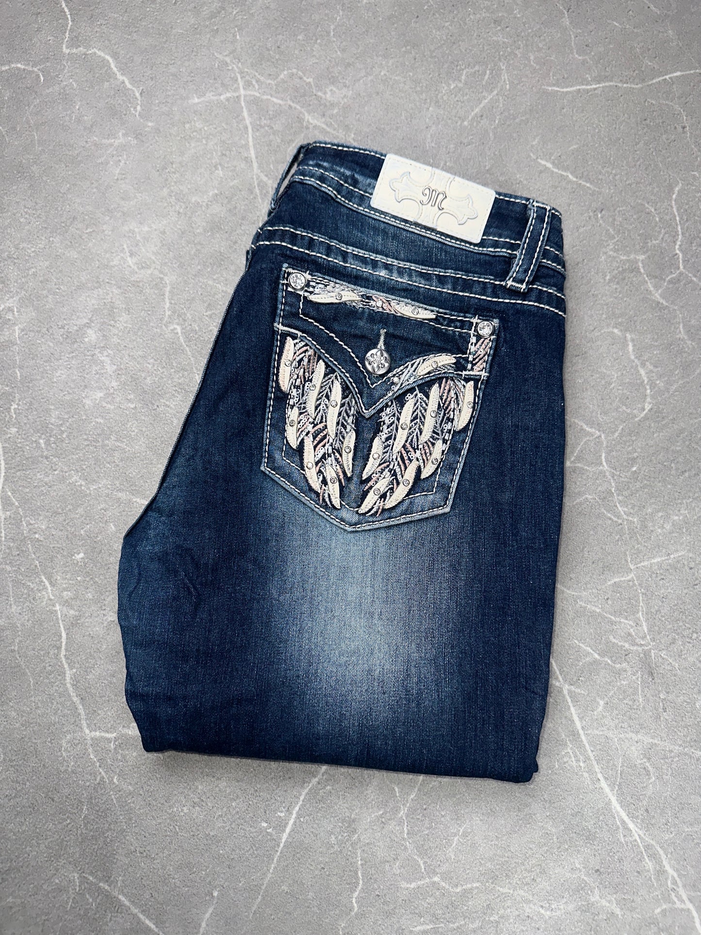 Miss Me Bootcut Low Rise // 31 (L)