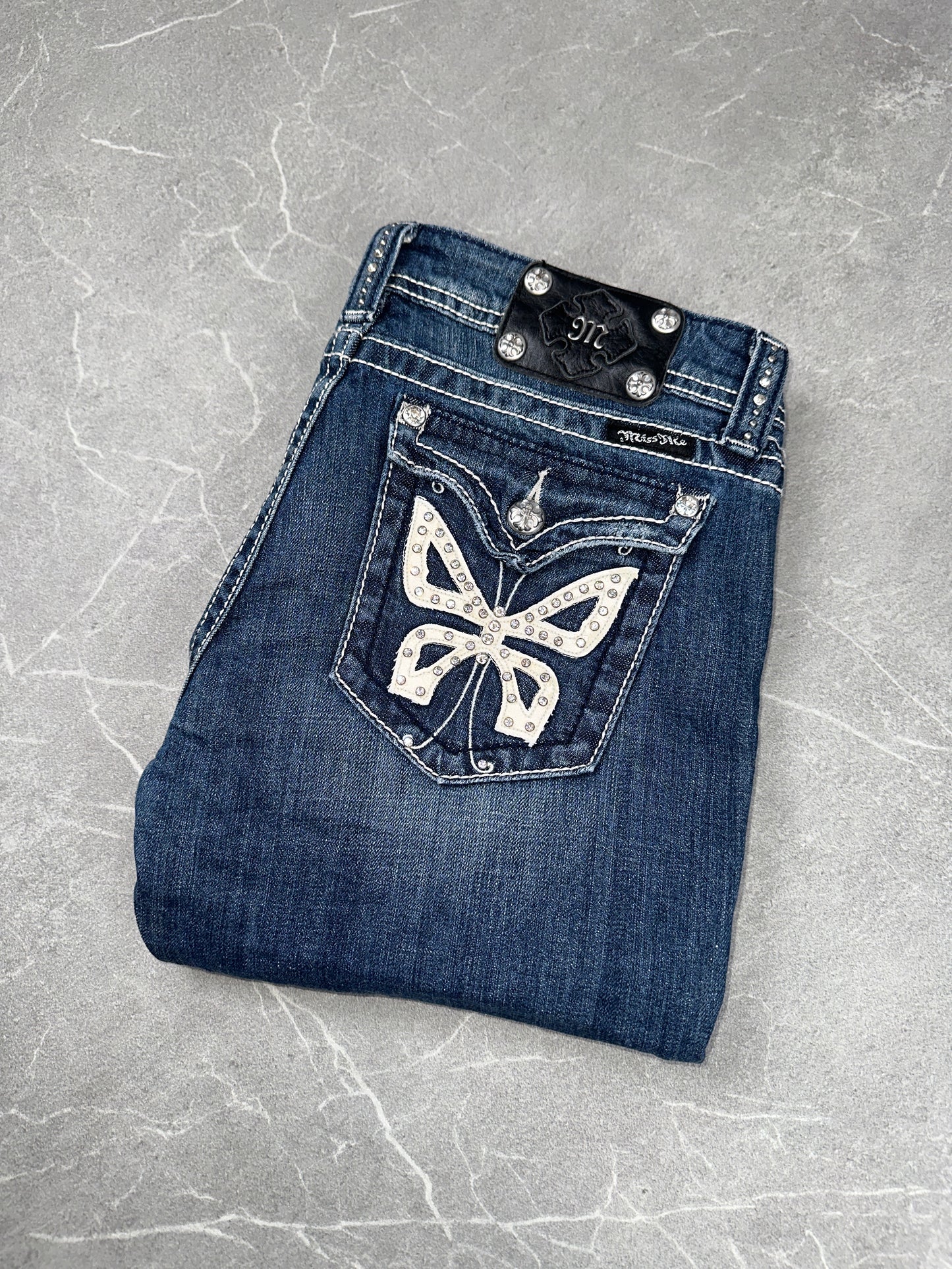 Miss Me Bootcut Low Rise // 31 (L)