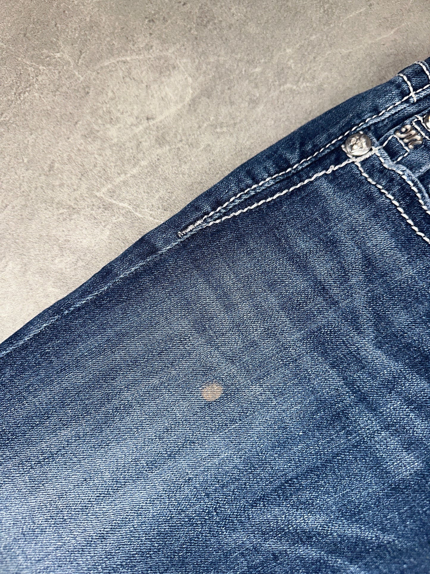 Miss Me Bootcut Low Rise // 26 (S)