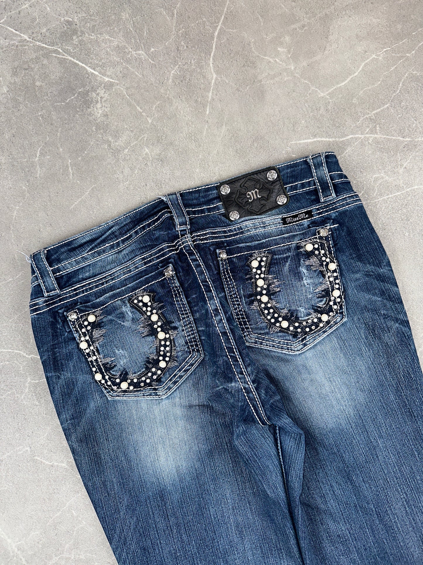 Miss Me Bootcut Mid Rise // 32 (L)