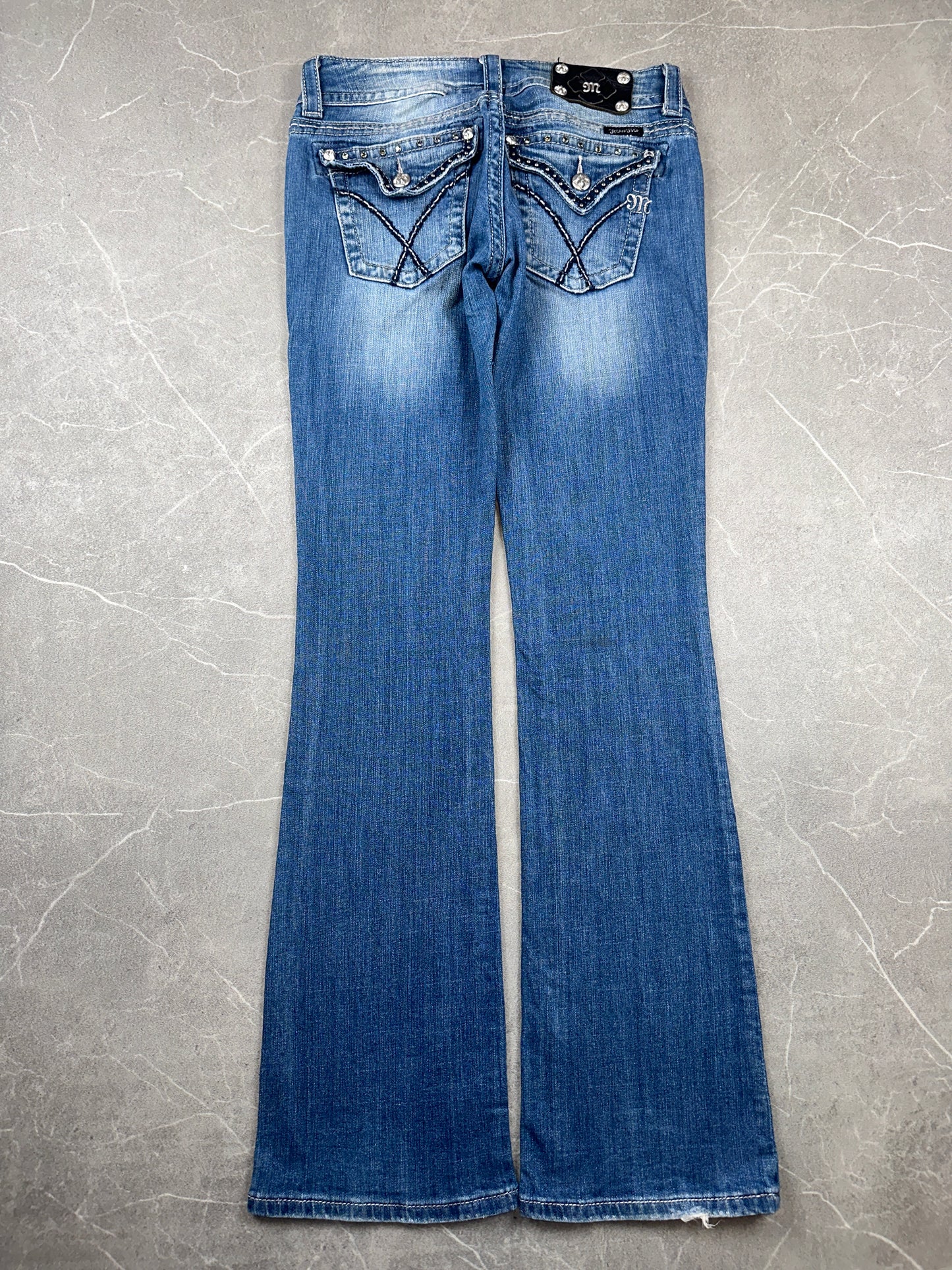 Miss Me Bootcut Low Rise // 28 (M)