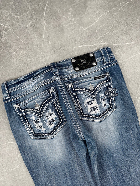 Miss Me Bootcut Low Rise // 31 (L)