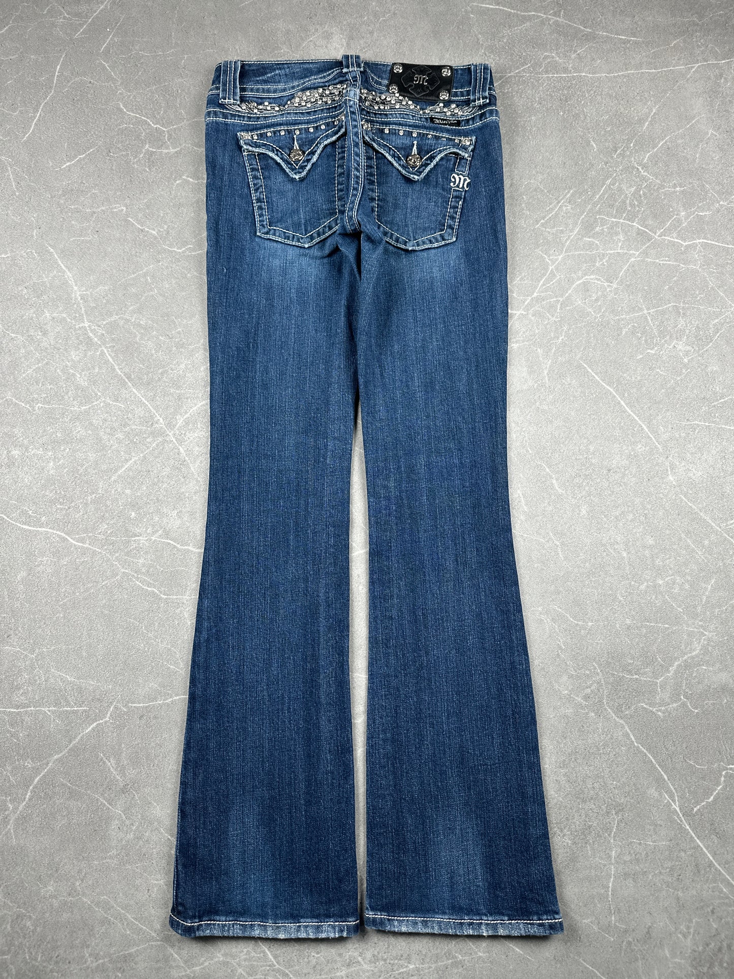 Miss Me Bootcut Low Rise // 28 (M)