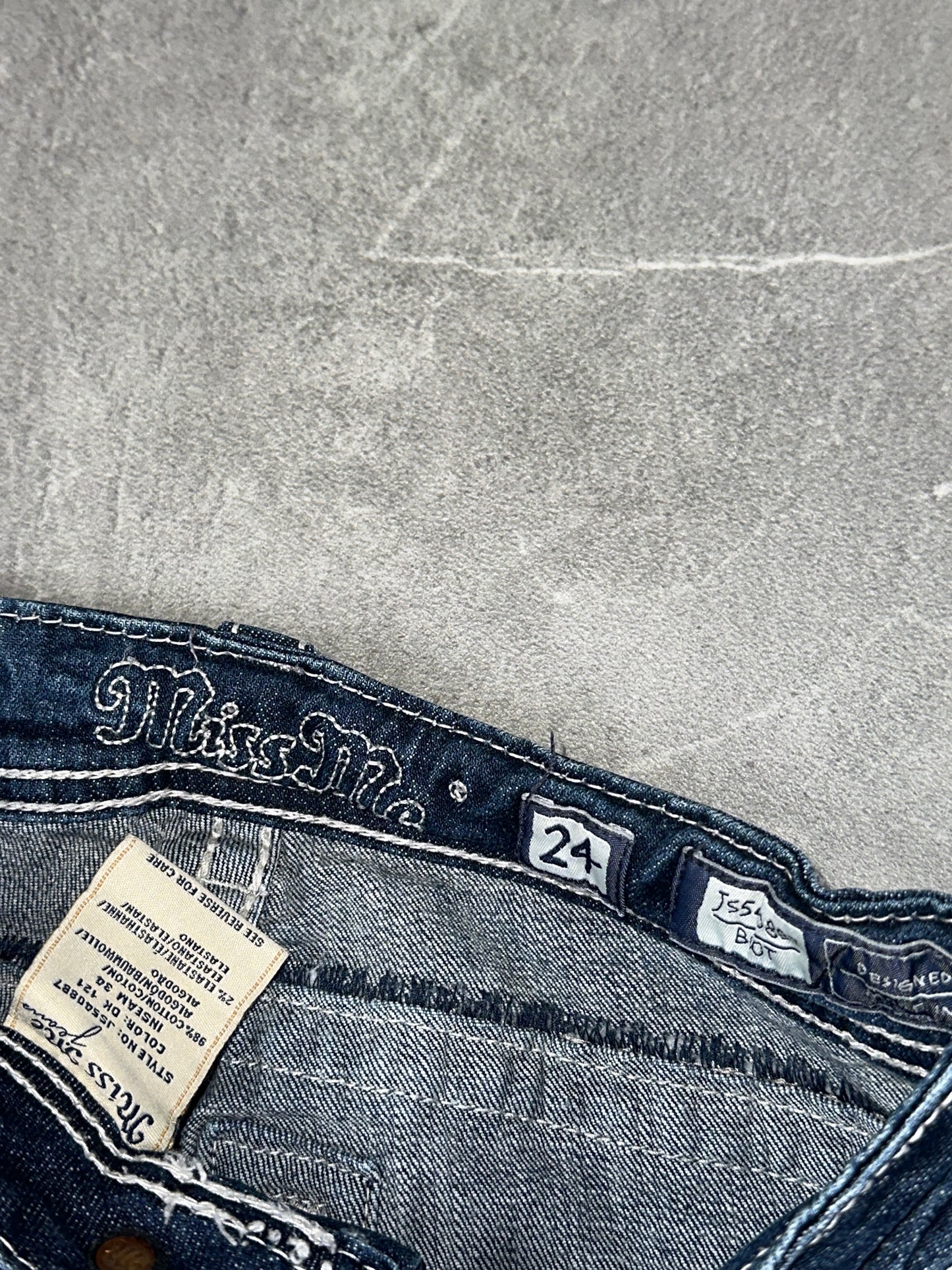 Miss Me Bootcut Low Rise // 24 (Xs)