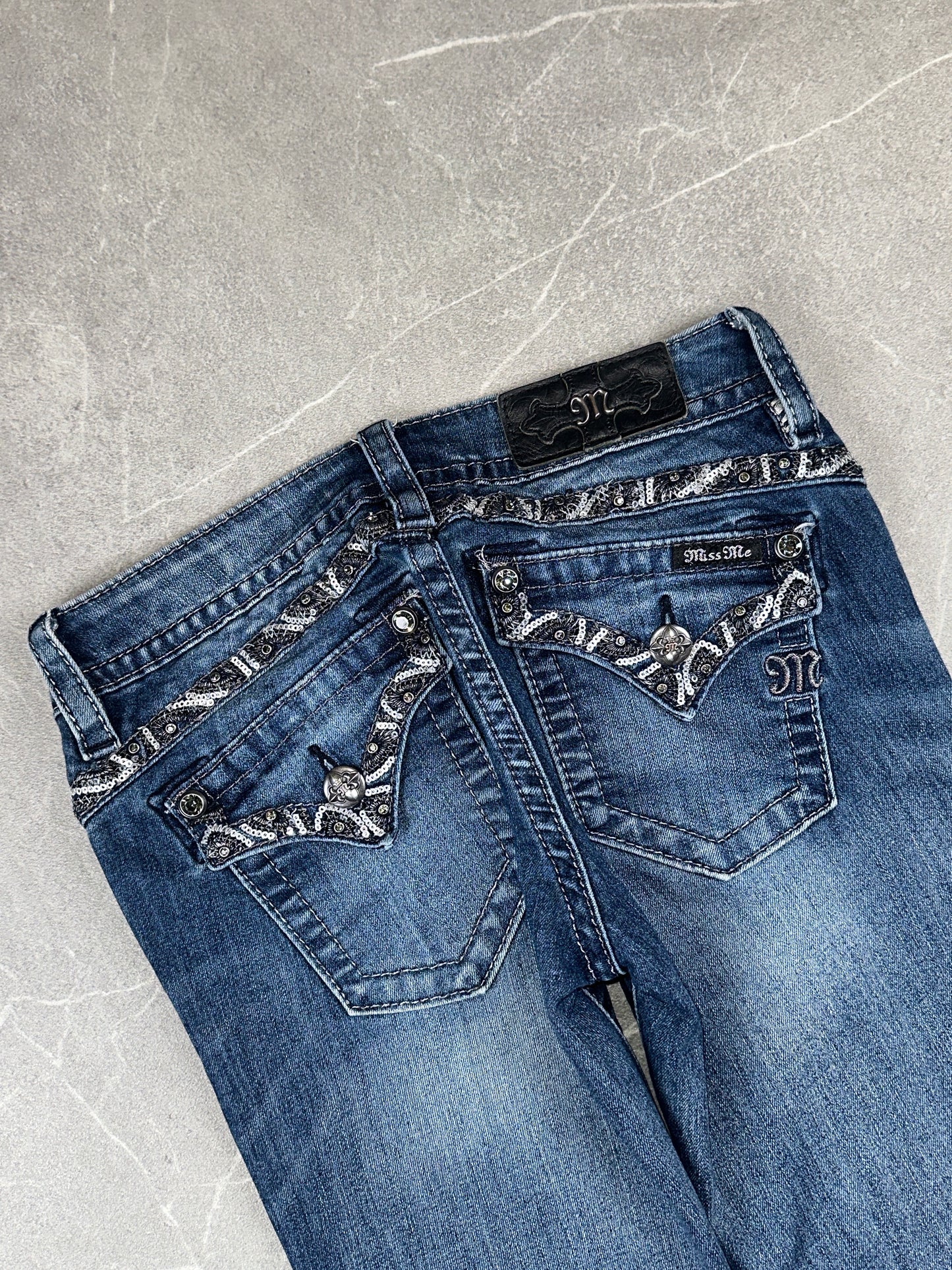 Miss Me Bootcut Low Rise // 25 (Xs)